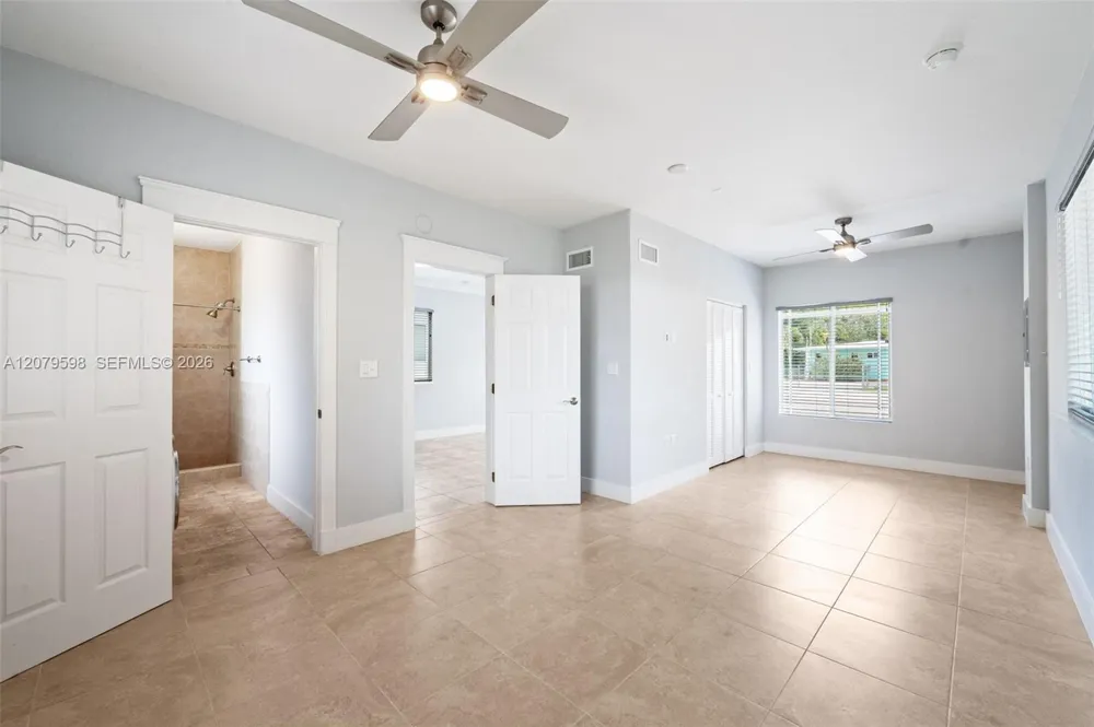 4 Transylvania Ave #B Key Largo, FL 33037