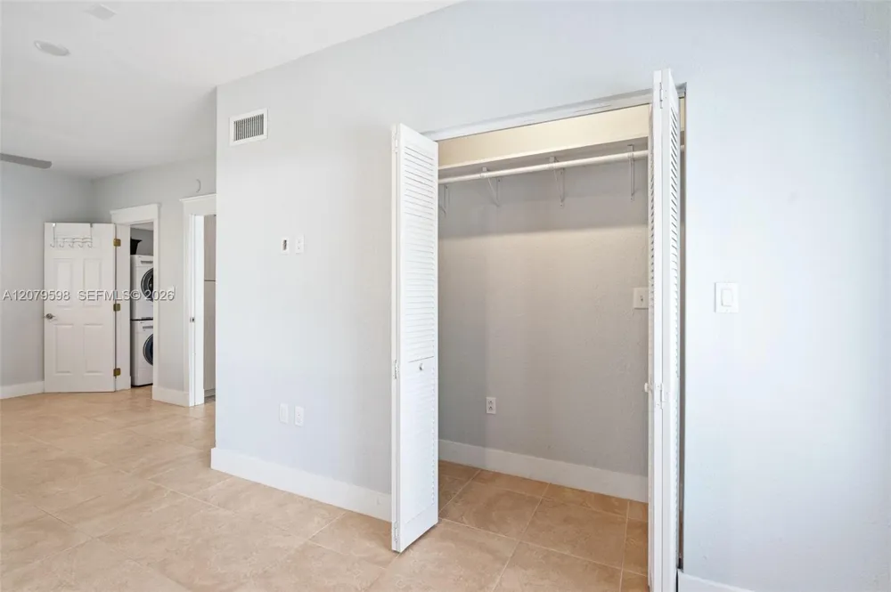 4 Transylvania Ave #B Key Largo, FL 33037