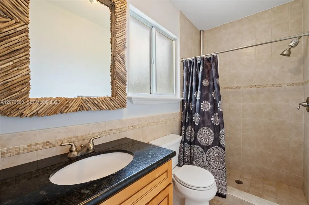 4 Transylvania Ave #B Key Largo, FL 33037