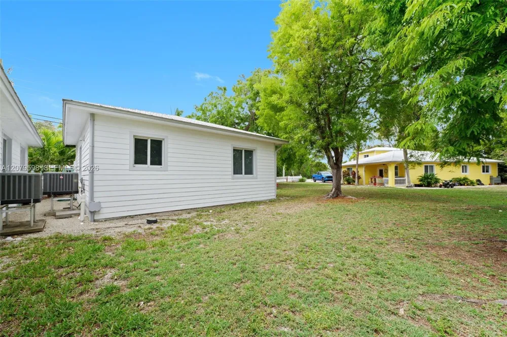 4 Transylvania Ave #B Key Largo, FL 33037