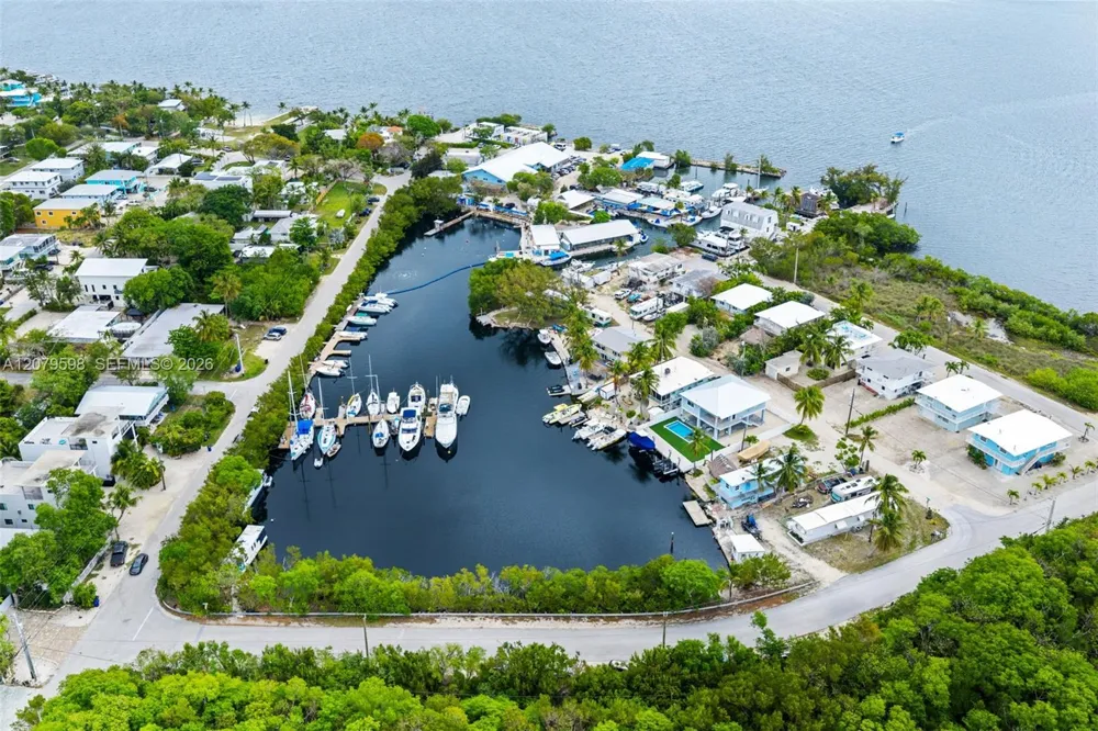 4 Transylvania Ave #B Key Largo, FL 33037