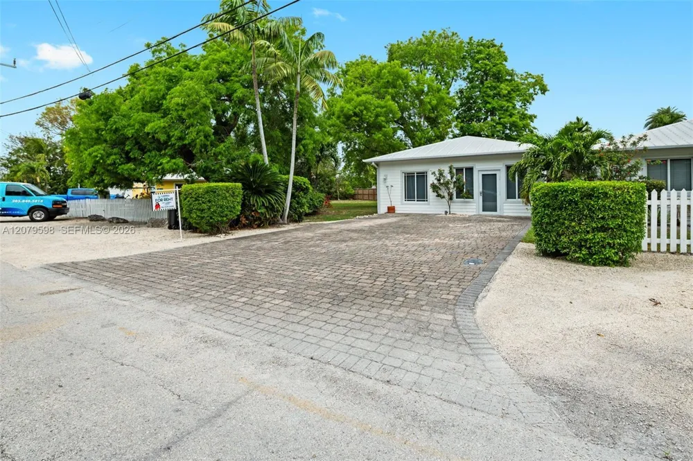 4 Transylvania Ave #B Key Largo, FL 33037