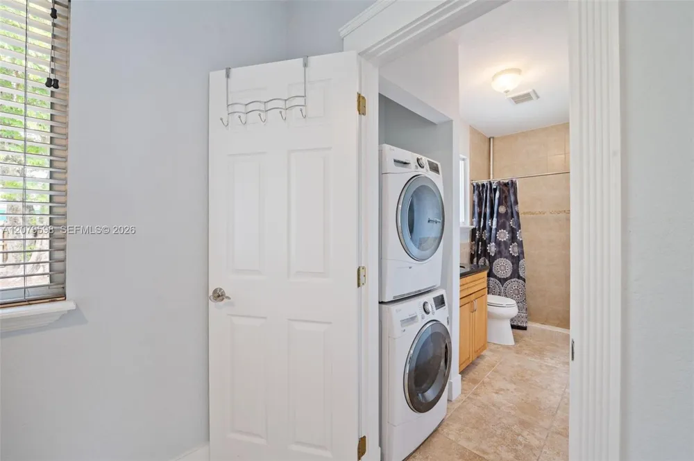 4 Transylvania Ave #B Key Largo, FL 33037