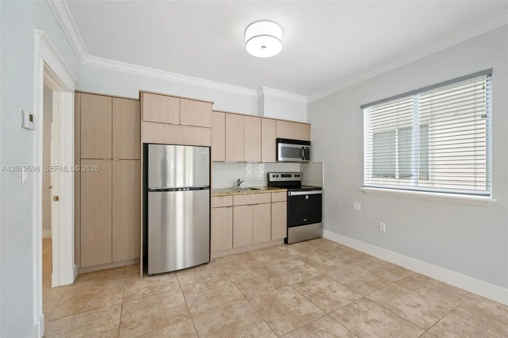 4 Transylvania Ave #B Key Largo, FL 33037