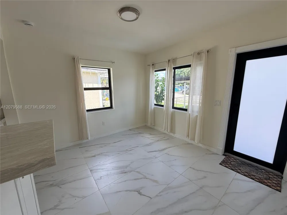 2754 NW 60th St Miami, FL 33142