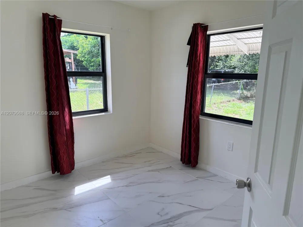 2754 NW 60th St Miami, FL 33142