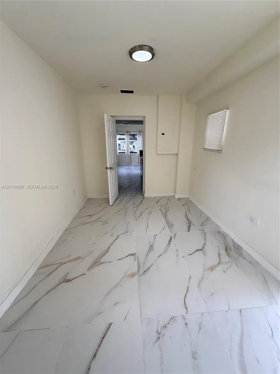 2754 NW 60th St Miami, FL 33142