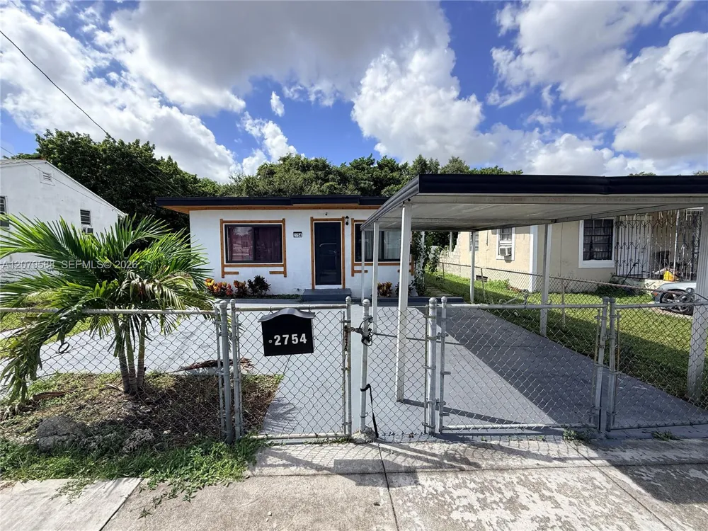 2754 NW 60th St Miami, FL 33142