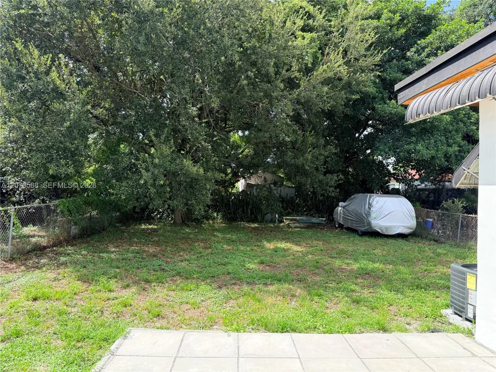 2754 NW 60th St Miami, FL 33142