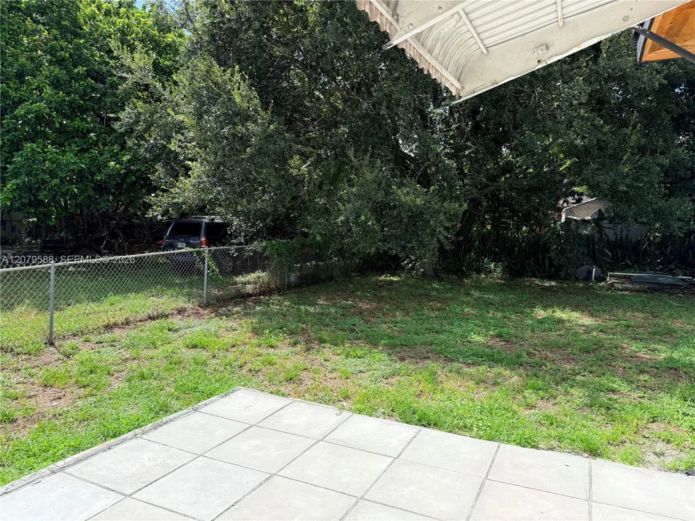 2754 NW 60th St Miami, FL 33142