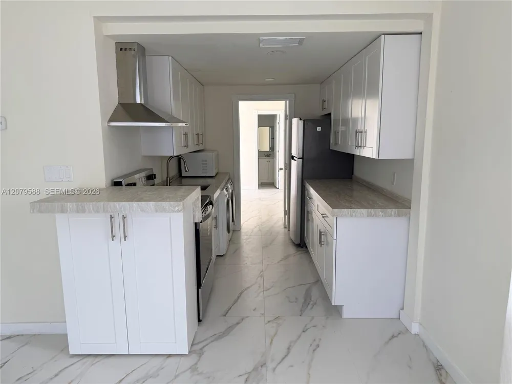 2754 NW 60th St Miami, FL 33142