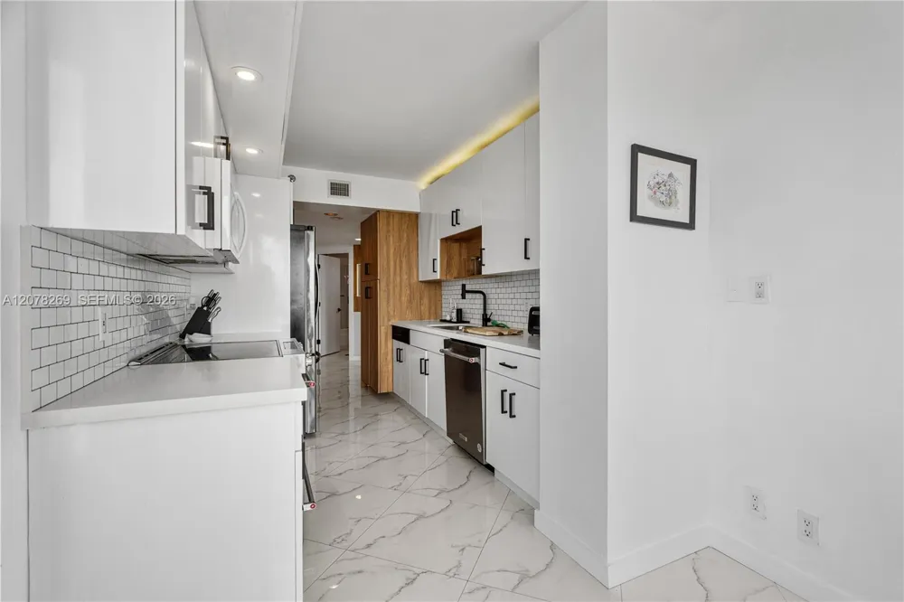 1000 W Island Blvd #2803 Aventura, FL 33160