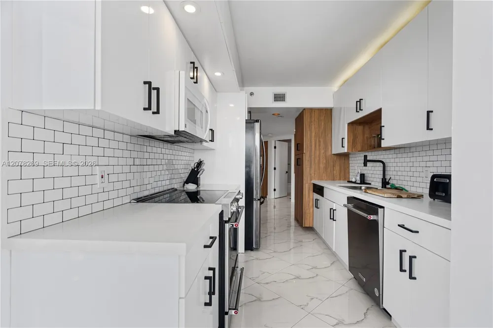 1000 W Island Blvd #2803 Aventura, FL 33160