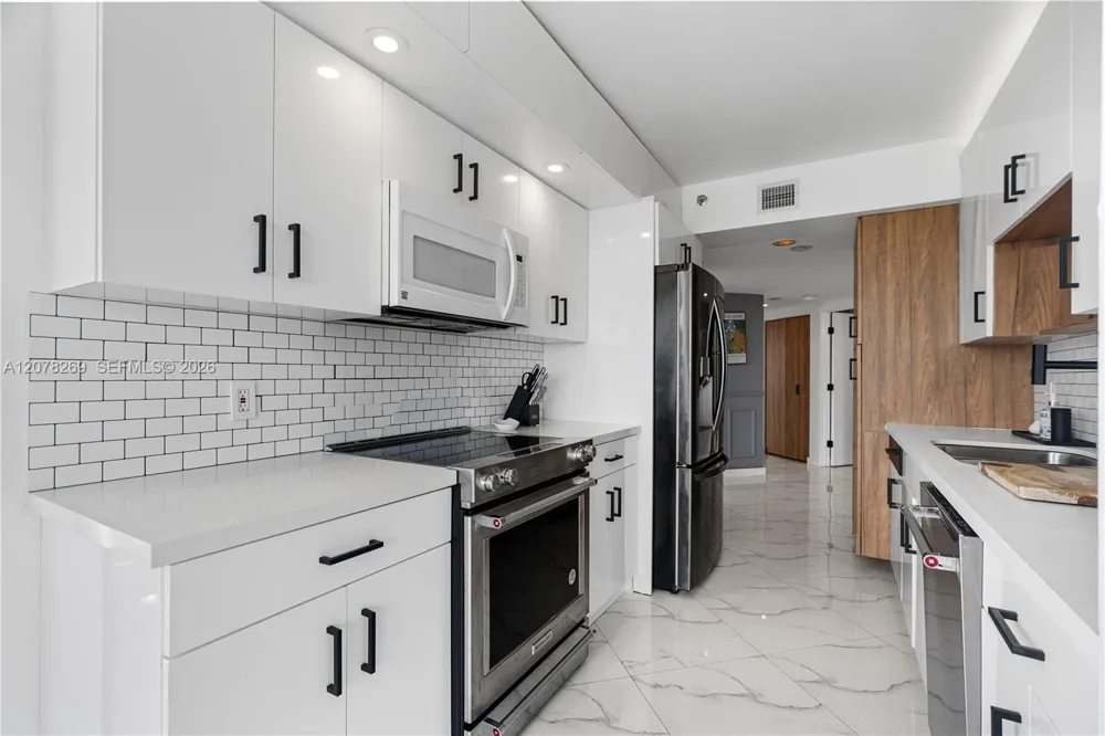 1000 W Island Blvd #2803 Aventura, FL 33160
