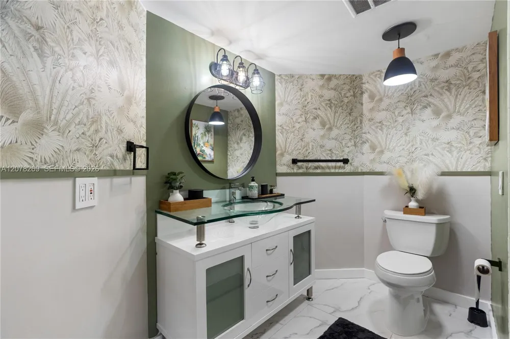 1000 W Island Blvd #2803 Aventura, FL 33160