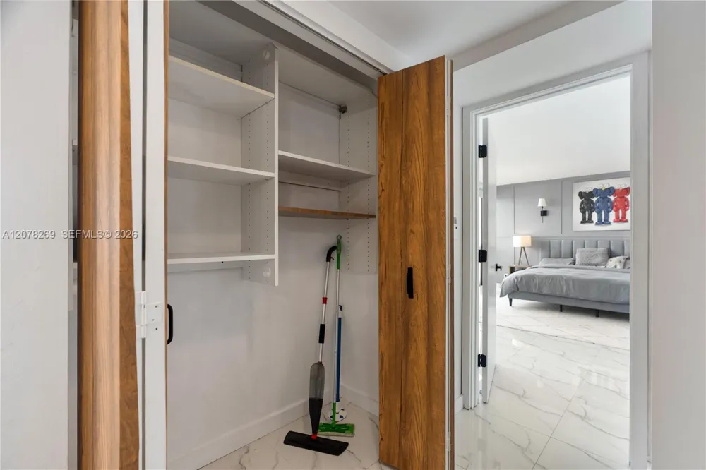 1000 W Island Blvd #2803 Aventura, FL 33160