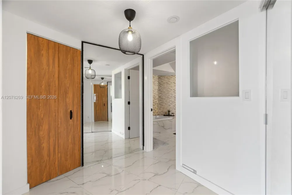 1000 W Island Blvd #2803 Aventura, FL 33160