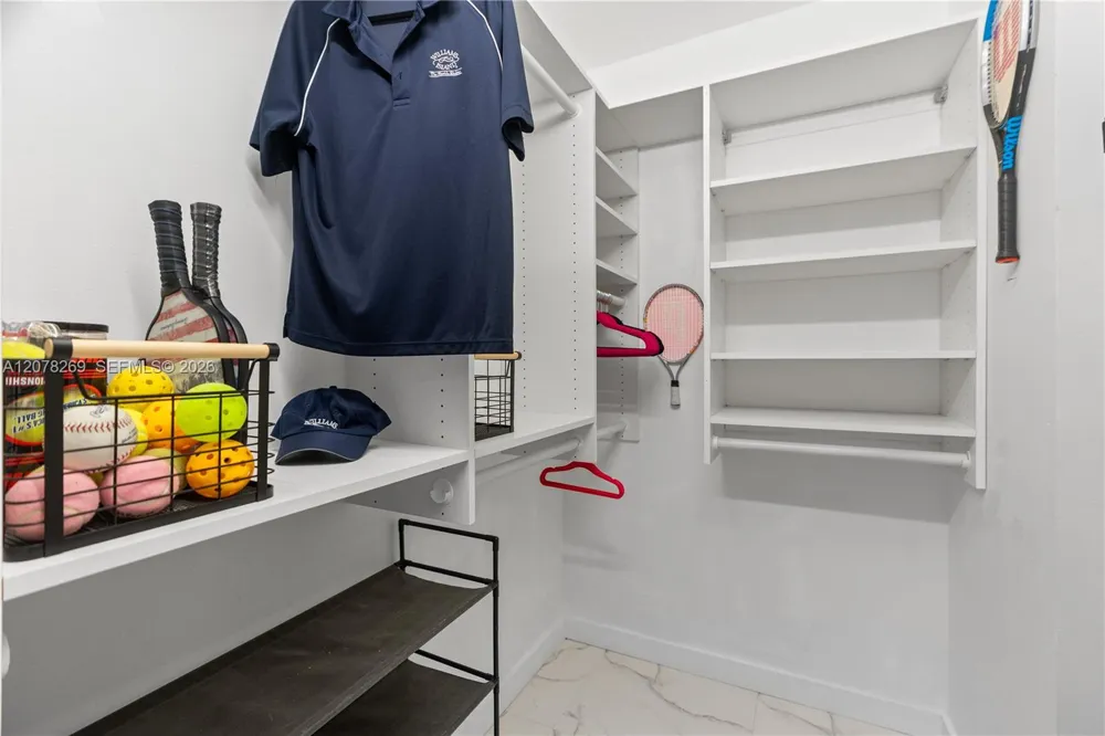 1000 W Island Blvd #2803 Aventura, FL 33160