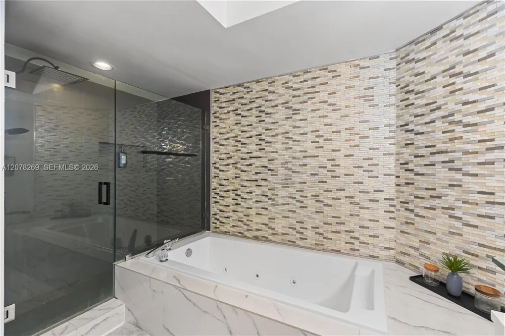1000 W Island Blvd #2803 Aventura, FL 33160