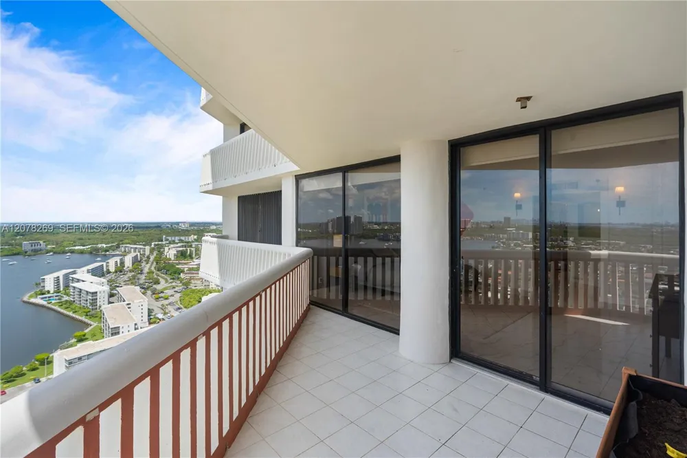 1000 W Island Blvd #2803 Aventura, FL 33160