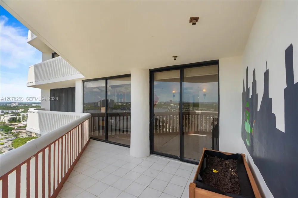 1000 W Island Blvd #2803 Aventura, FL 33160