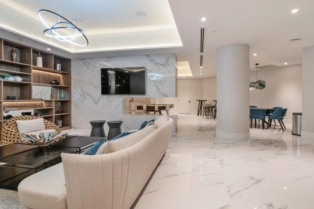 1000 W Island Blvd #2803 Aventura, FL 33160