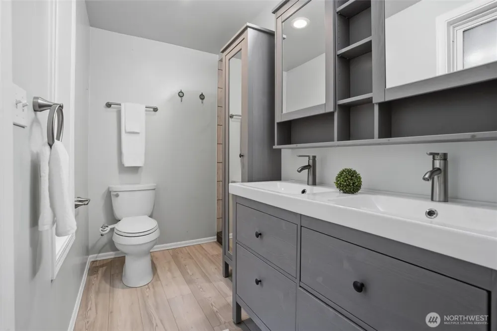 21121 Little Rude Avenue NW Poulsbo, WA 98370
