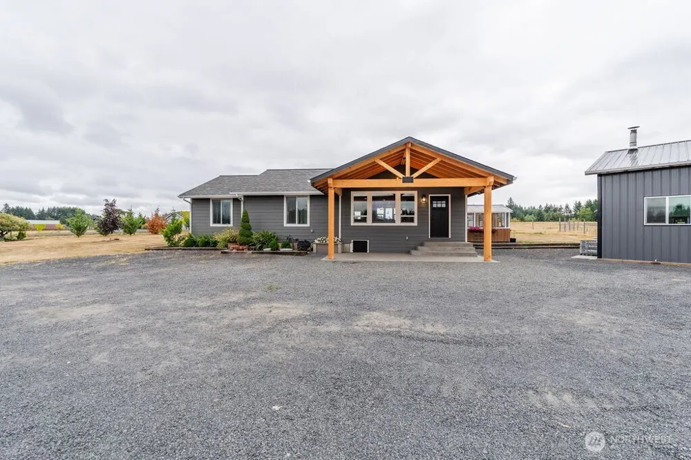 193 Schoolhouse Road Winlock, WA 98596