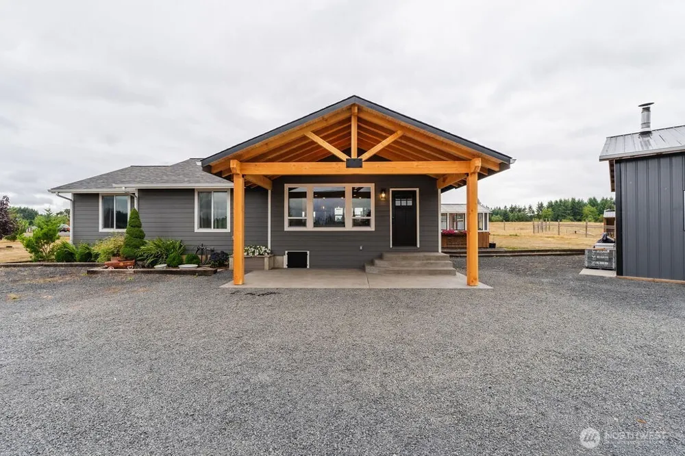 193 Schoolhouse Road Winlock, WA 98596