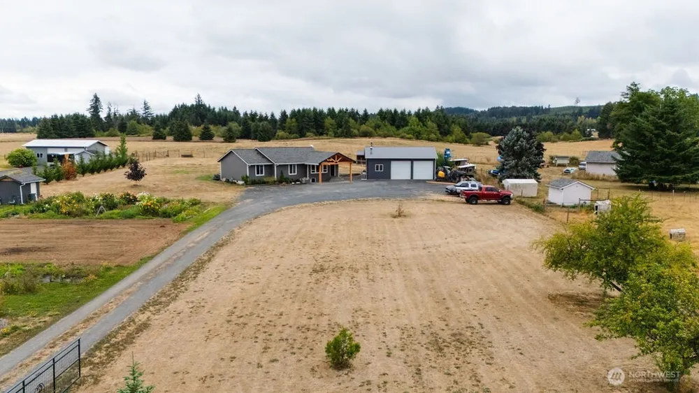 193 Schoolhouse Road Winlock, WA 98596