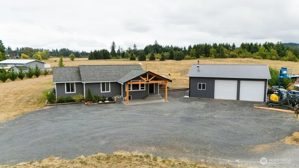193 Schoolhouse Road Winlock, WA 98596