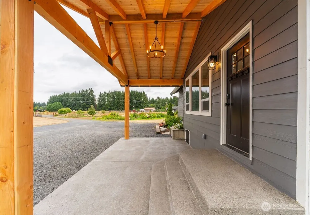 193 Schoolhouse Road Winlock, WA 98596
