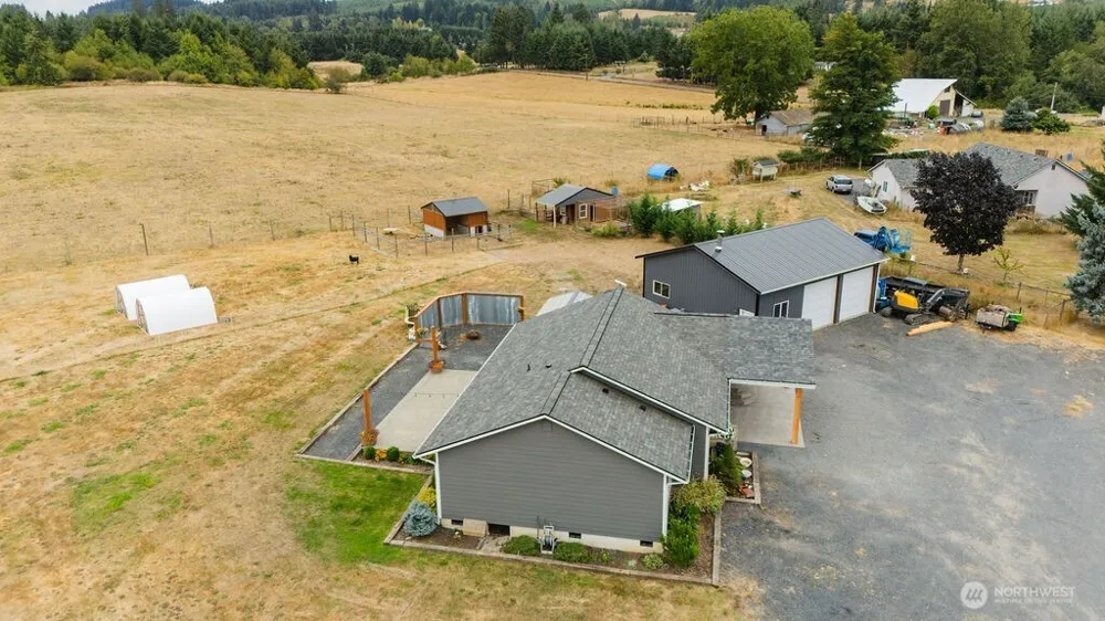 193 Schoolhouse Road Winlock, WA 98596