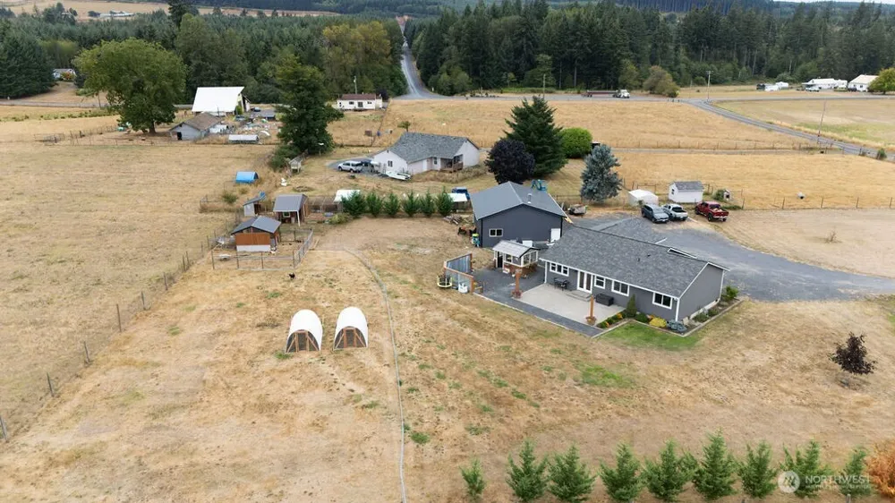 193 Schoolhouse Road Winlock, WA 98596