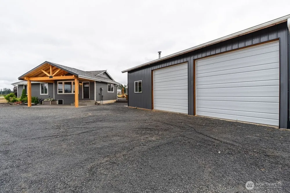 193 Schoolhouse Road Winlock, WA 98596