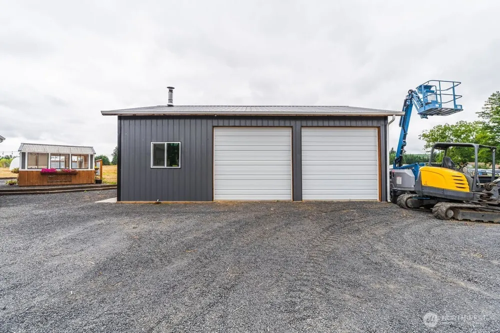 193 Schoolhouse Road Winlock, WA 98596