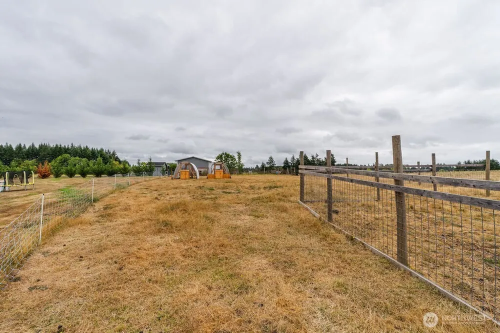 193 Schoolhouse Road Winlock, WA 98596