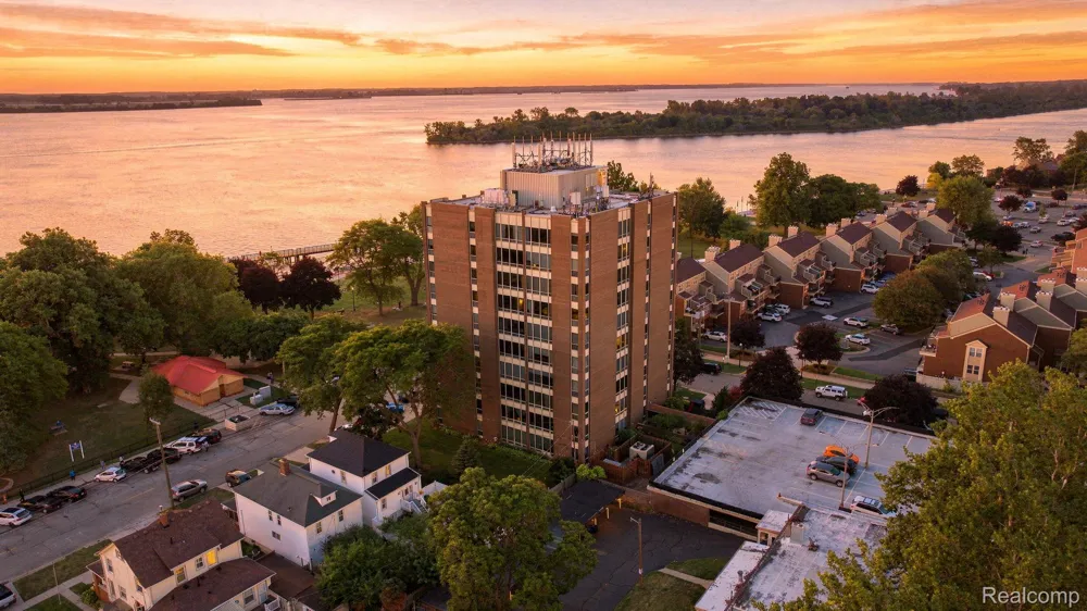 20 Chestnut Street #308 Wyandotte City, MI 48192
