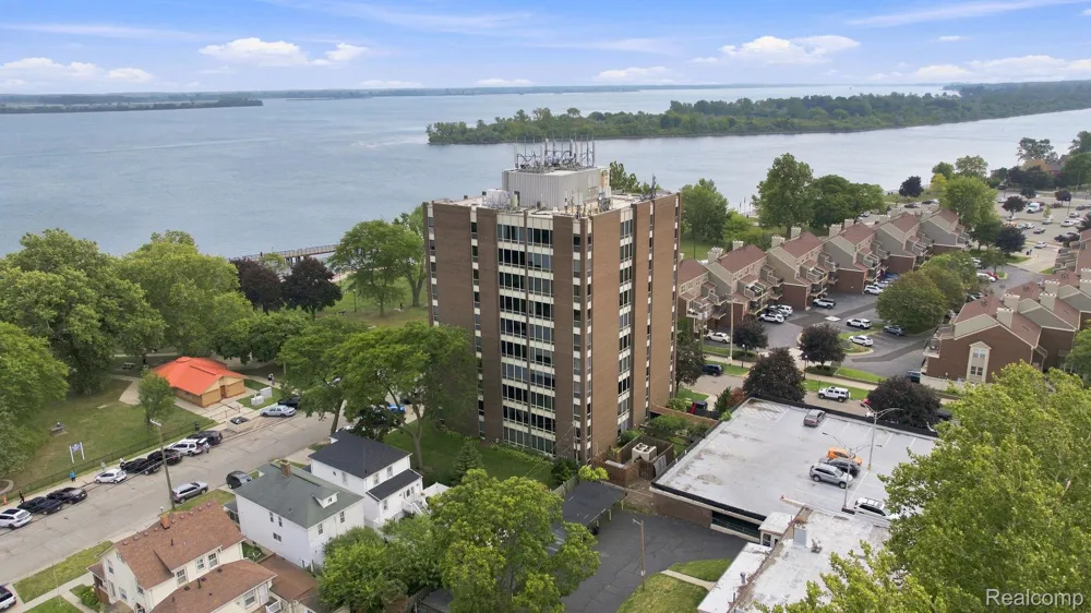 20 Chestnut Street #308 Wyandotte City, MI 48192