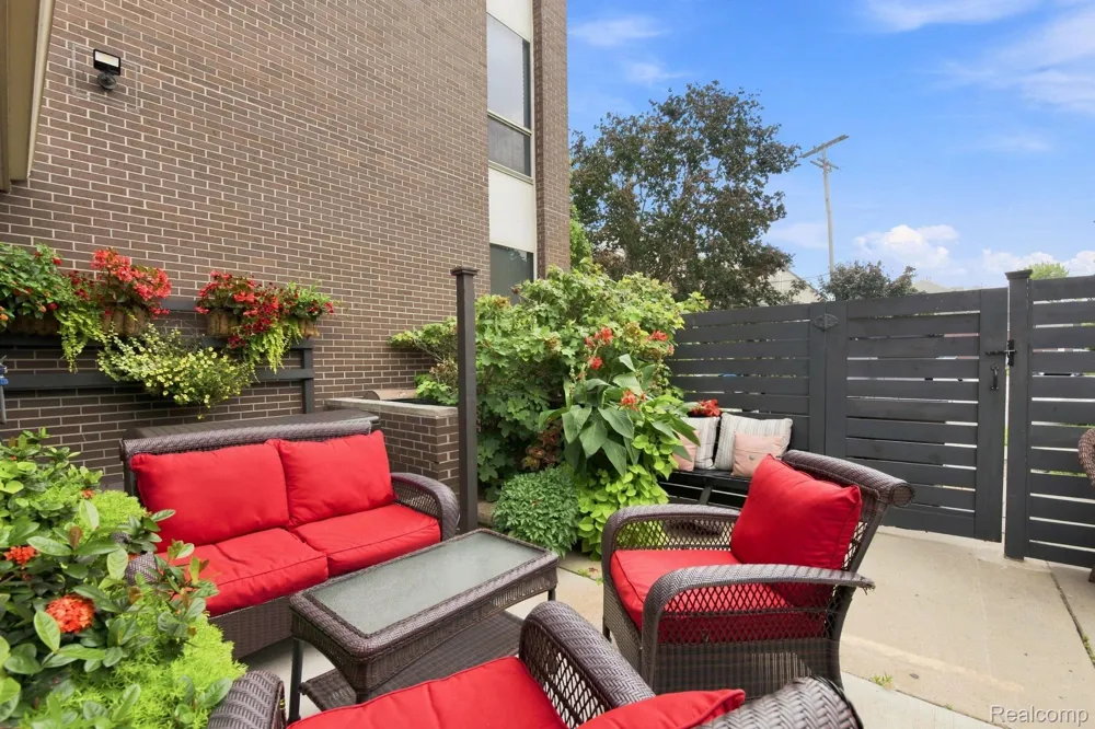 20 Chestnut Street #308 Wyandotte City, MI 48192