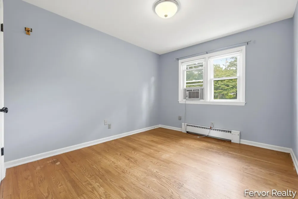 3520 Chamberlain Avenue SE Grand Rapids City, MI 49508