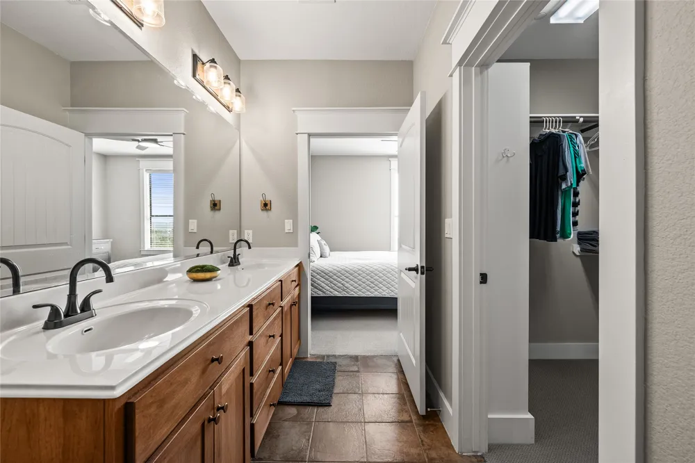 17708 Maritime Point Drive #202 Jonestown, TX 78645