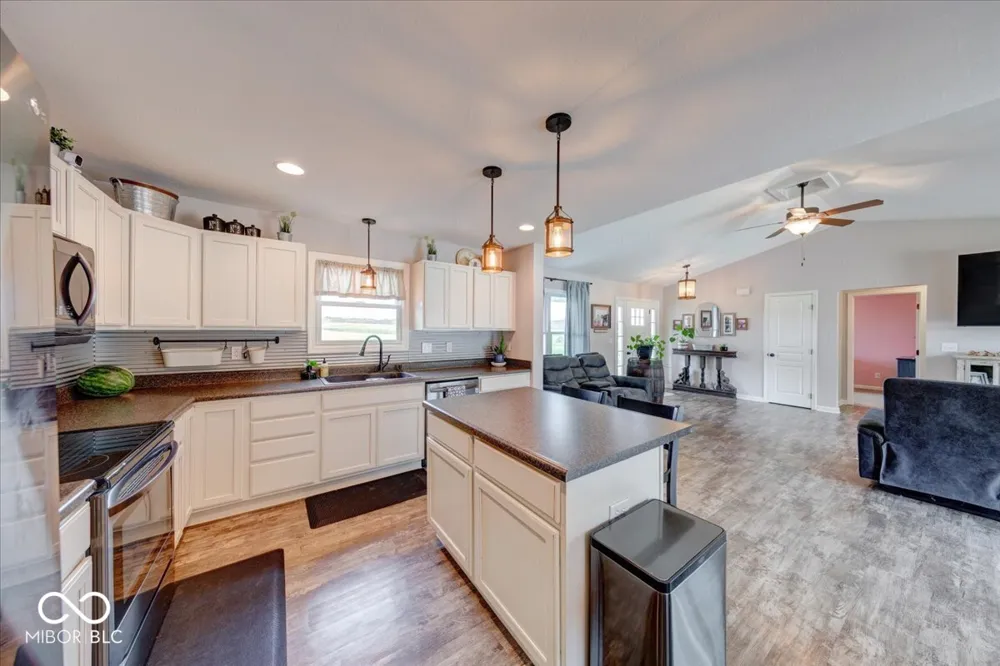 993 W 750 S Trafalgar, IN 46181