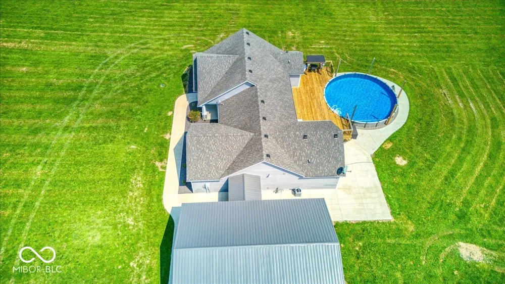 993 W 750 S Trafalgar, IN 46181