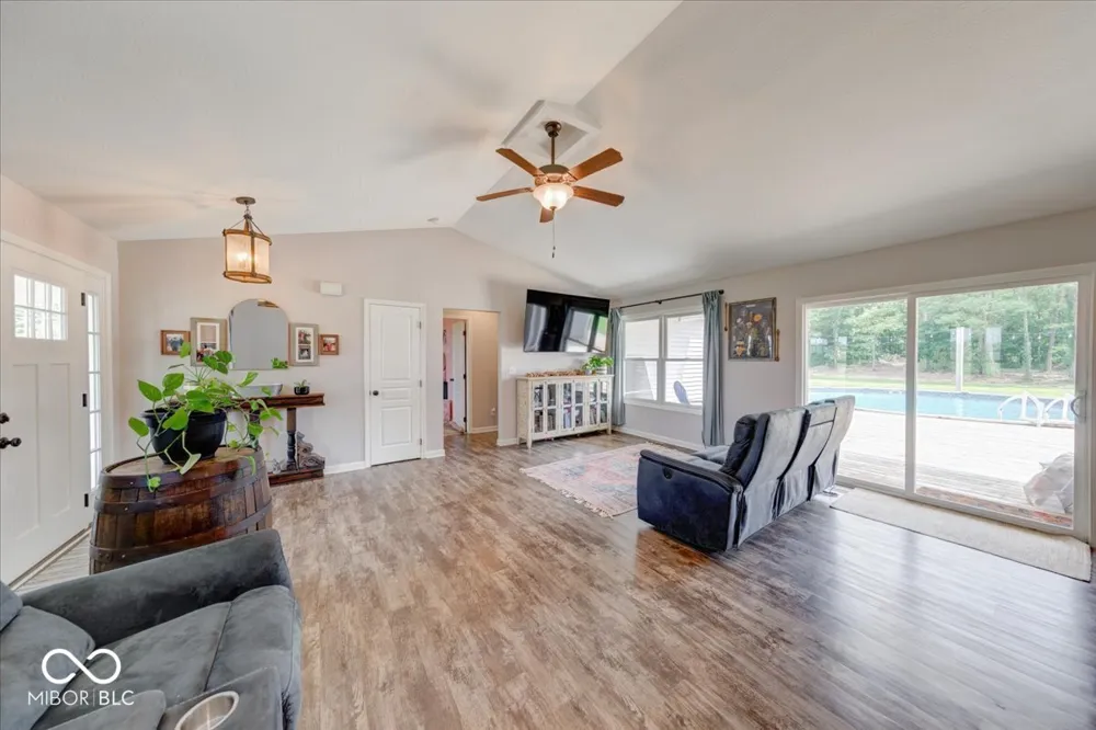 993 W 750 S Trafalgar, IN 46181