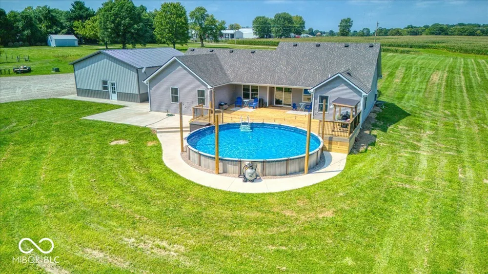993 W 750 S Trafalgar, IN 46181