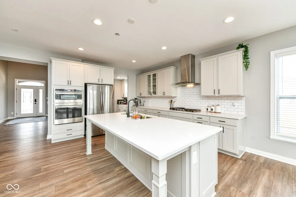 10627 Oak Bend Boulevard Indianapolis, IN 46239