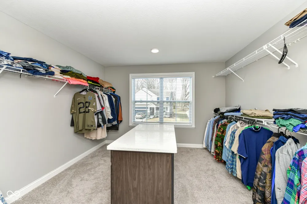 10627 Oak Bend Boulevard Indianapolis, IN 46239