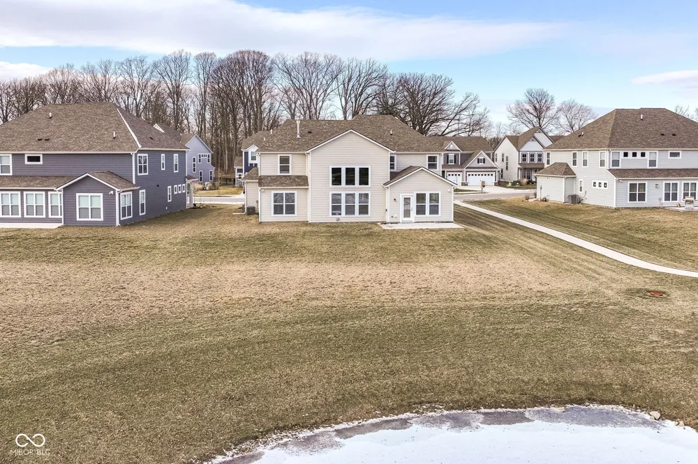 10627 Oak Bend Boulevard Indianapolis, IN 46239