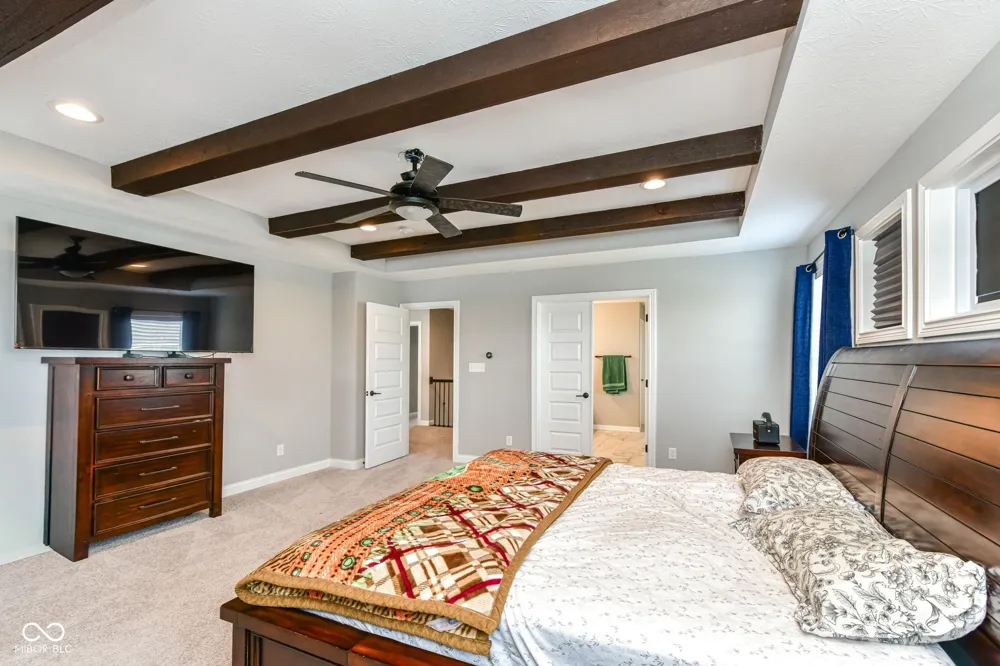 10627 Oak Bend Boulevard Indianapolis, IN 46239